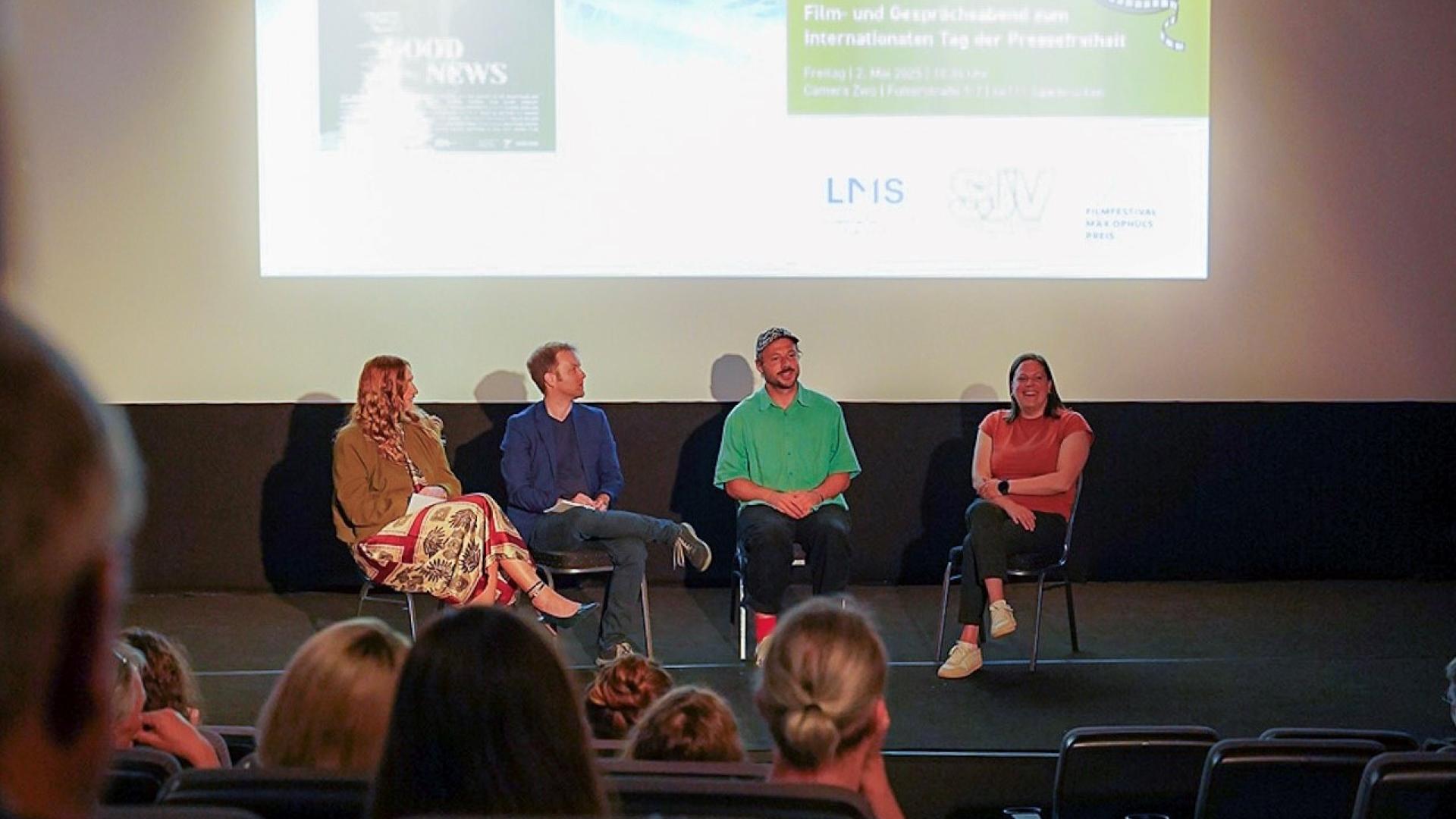 Ina Goedert, Marc Patzwald, Hannes Schilling und Svenja Böttger während der Podiumsdiskussion