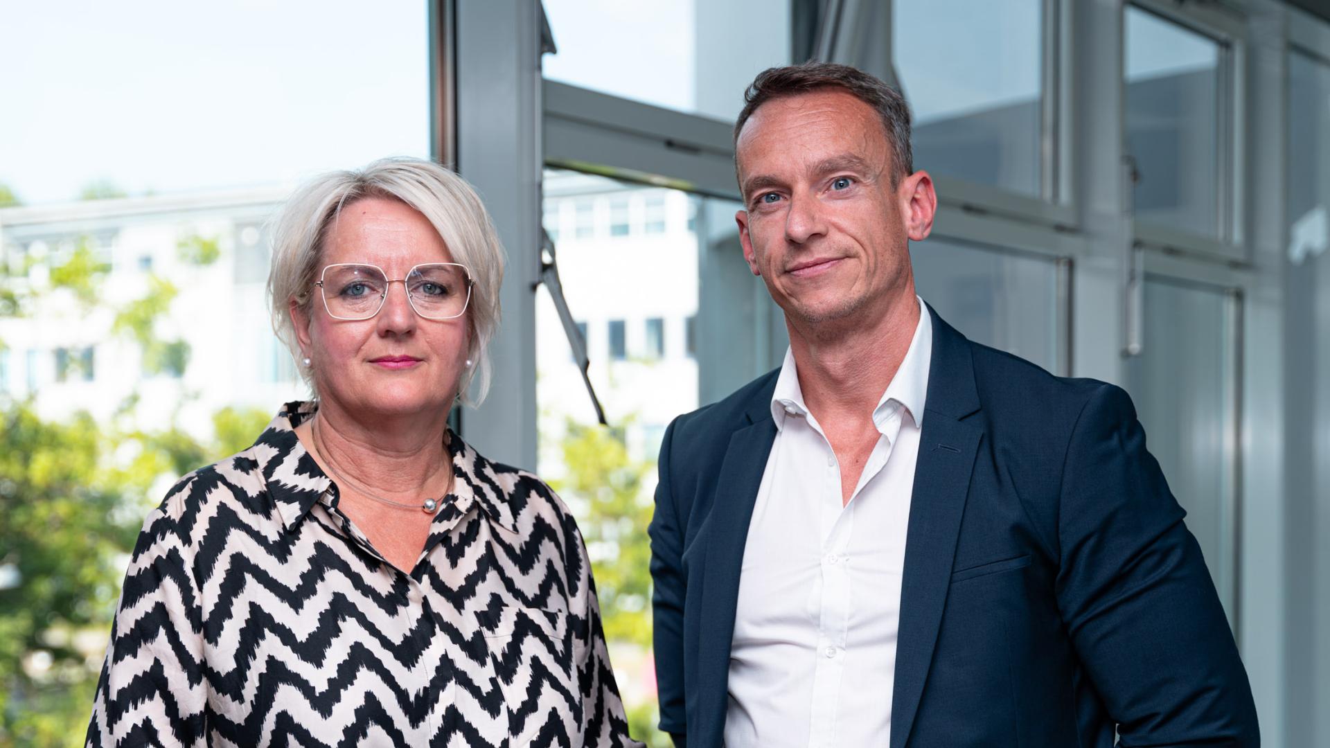 Ruth Meyer (LMS) mit Jan Steinmetz (Verfassungsschutz)