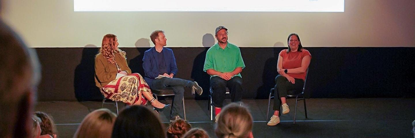 Ina Goedert, Marc Patzwald, Hannes Schilling und Svenja Böttger während der Podiumsdiskussion
