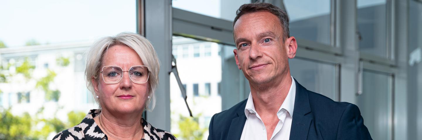 Ruth Meyer (LMS) mit Jan Steinmetz (Verfassungsschutz)