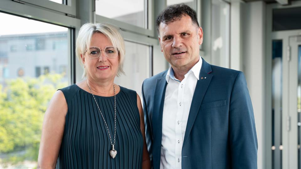 Ruth Meyer, Direktorin der LMS, und Helmut Zimmer, Präsident der HWK