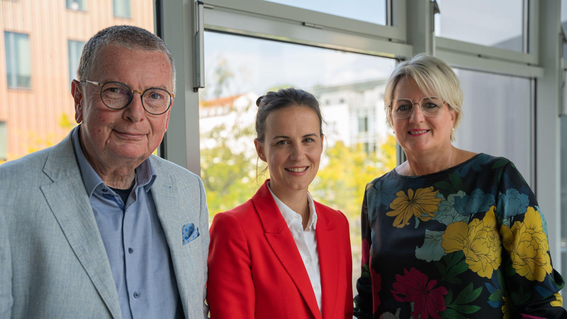 Prof. Dr. Stephan Ory, Dr. Eva Flecken und Ruth Meyer beim 173. LMS-Medienrat