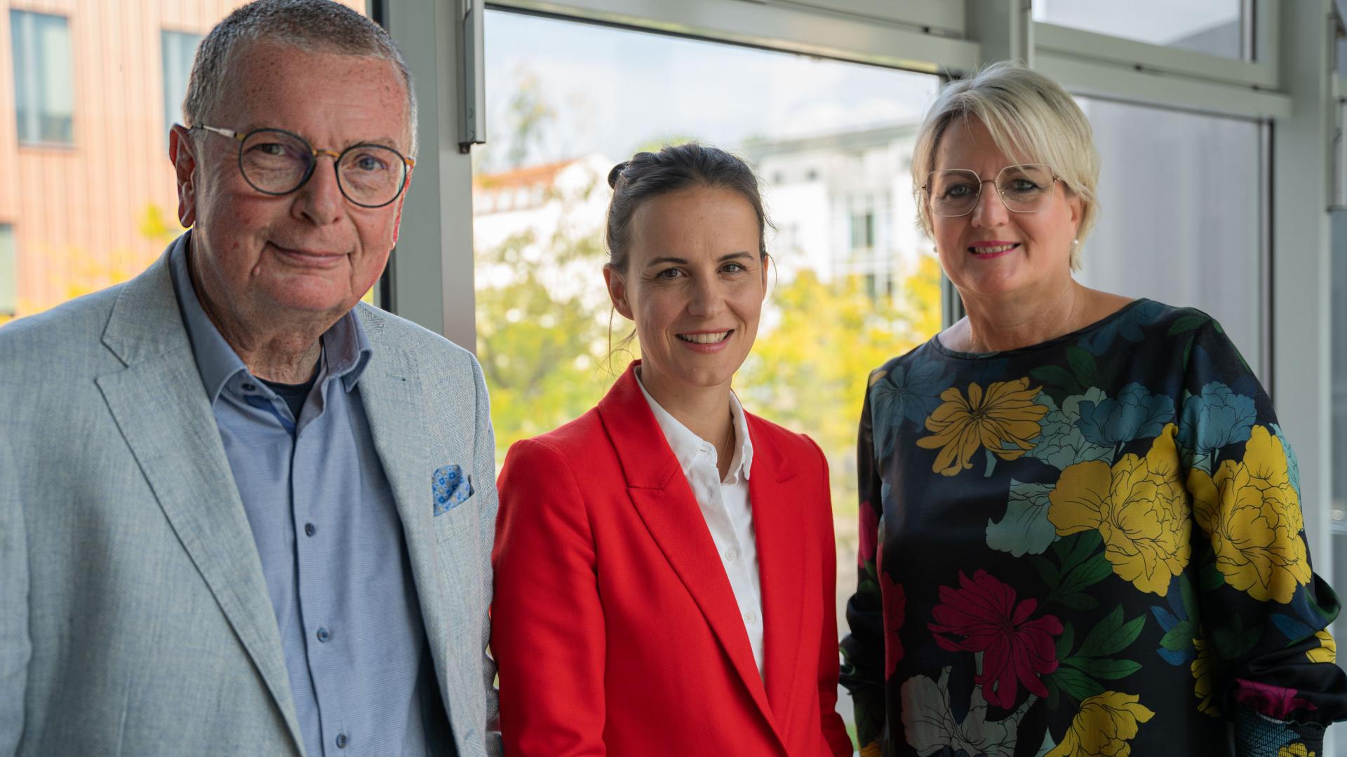 Prof. Dr. Stephan Ory, Dr. Eva Flecken und Ruth Meyer beim 173. LMS-Medienrat