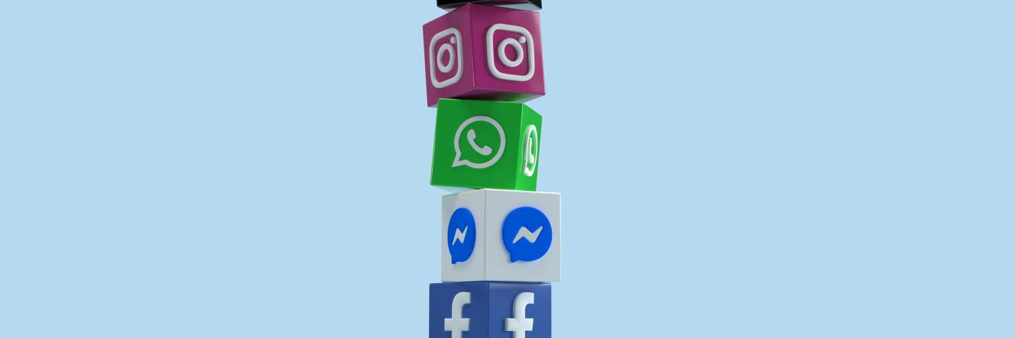 Social Media Logos als Turm